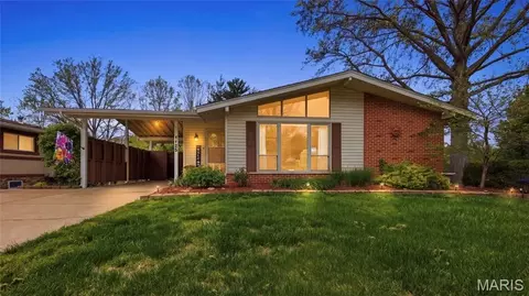 1135 Port Diane Dr, Saint Louis, MO 63146