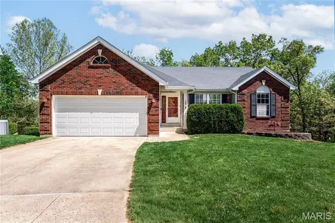 330 Woodlawn Terrace Ct, Ballwin, MO 63021