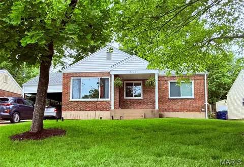 9443 High Hill Ct, Saint Louis, MO 63126