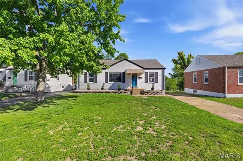 9233 Southview Ln, Saint Louis, MO 63123