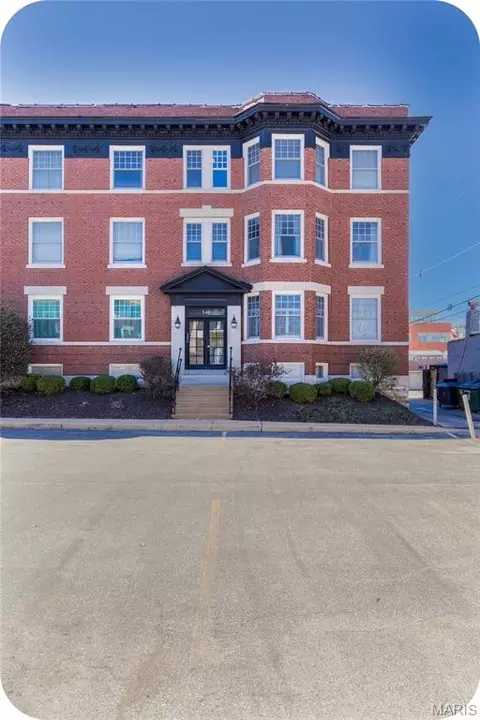 541 Rosedale Ave #202, Saint Louis, MO 63112
