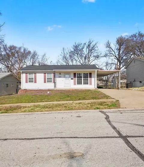 5319 Ville Angela Ln, Hazelwood, MO 63042