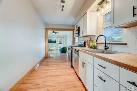 Kitchen - 601 Walnut St, Alhambra, IL 62001 photo 2 of 3