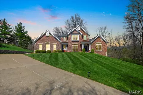 1831 Kehrswood Dr, Clarkson Valley, MO 63005