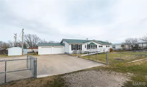 21170 Lapel Rd, Waynesville, MO 65583
