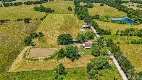 108 Seven Cedars Rd, Steelville, MO 65565