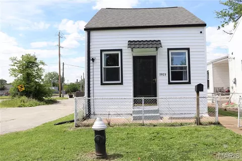 7923 Water St, Saint Louis, MO 63111