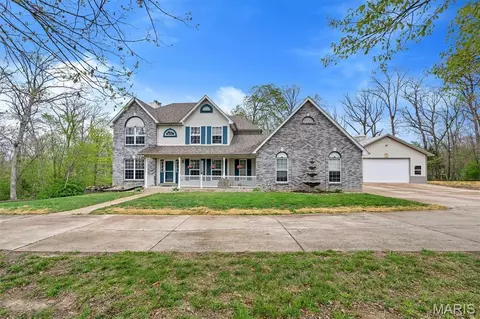 2424 Lone Trail Dr, Foristell, MO 63348