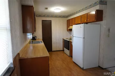 Kitchen - 236 W Vale Dr, Jackson, MO 63755 photo 1 of 2