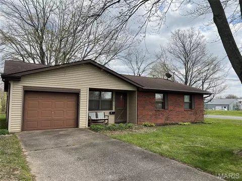 236 W Vale Dr, Jackson, MO 63755