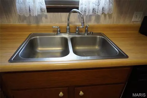 Kitchen - 236 W Vale Dr, Jackson, MO 63755 photo 2 of 2