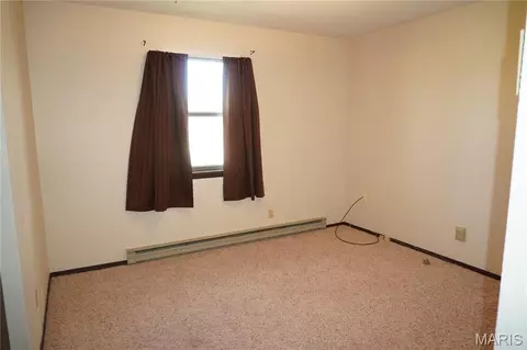Bedroom - 236 W Vale Dr, Jackson, MO 63755 photo 6 of 6
