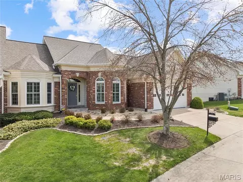 2316 Picardy Place Dr, Chesterfield, MO 63017