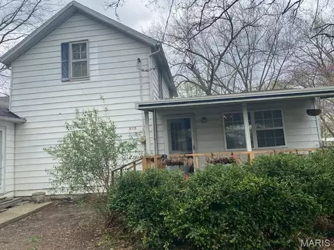 285 W 2nd St, Oakdale, IL 62268