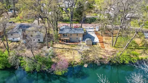 6 Rue Deau Ville Dr, Belleville, IL 62226
