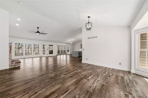 Living - 2255 County Farm Rd, Wright City, MO 63390 photo 10 of 11