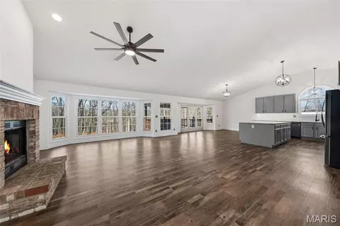 Living - 2255 County Farm Rd, Wright City, MO 63390 photo 6 of 11