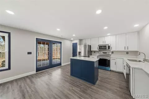 Kitchen - 2255 County Farm Rd, Wright City, MO 63390 photo 4 of 4