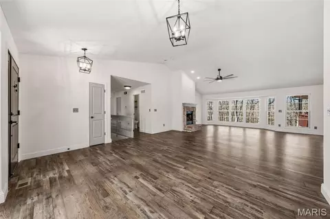 Living - 2255 County Farm Rd, Wright City, MO 63390 photo 9 of 11
