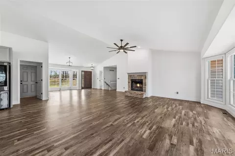 Living - 2255 County Farm Rd, Wright City, MO 63390 photo 2 of 11