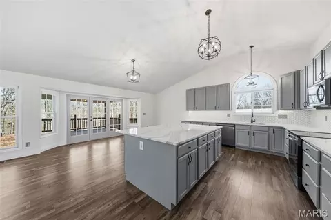 Kitchen - 2255 County Farm Rd, Wright City, MO 63390 photo 1 of 4