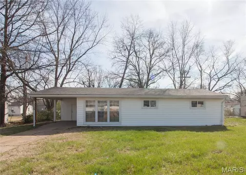 4416 Saint William Ct, Saint Louis, MO 63134