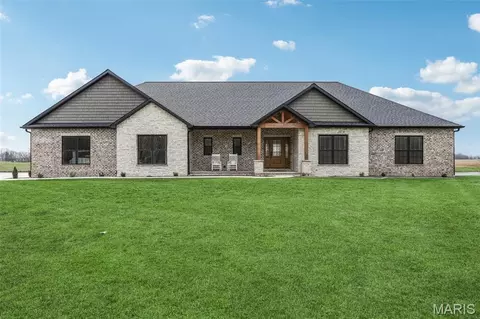 2170 J Rock Rd, Trenton, IL 62293