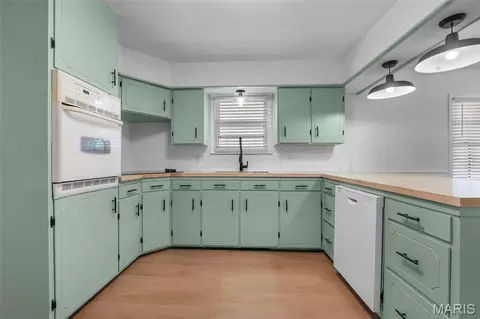 Kitchen - 5569 State Highway 72, Jackson, MO 63755 photo 3 of 3