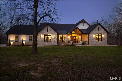 437 Ridgeview Ln, Poplar Bluff, MO 63901