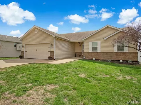 Exterior - 708 Ward, Waterloo, IL 62298 photo 2 of 5