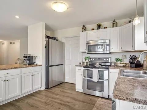 Kitchen - 708 Ward, Waterloo, IL 62298 photo 3 of 3