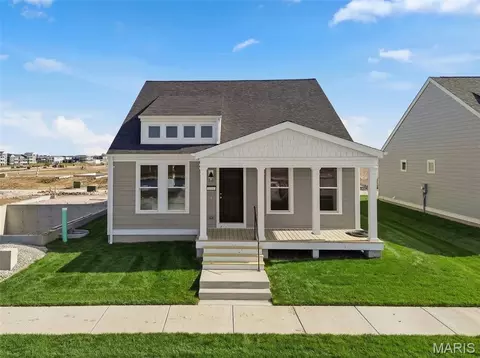 9043 Wilkie Station St, Saint Charles, MO 63301