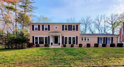 13140 Greenbough Dr, Saint Louis, MO 63146