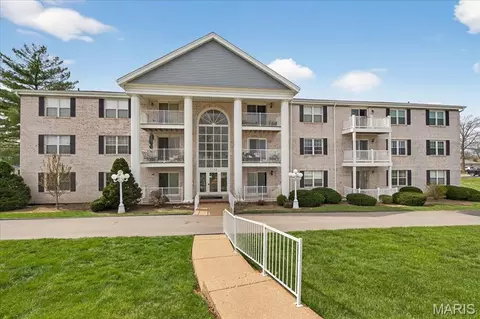 1122 Sunbolt Dr #K, Saint Louis, MO 63129