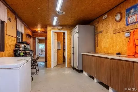 Entry Way - 161 Van Booven Ln, Hermann, MO 65041 photo 1 of 2