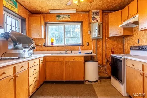 Kitchen - 161 Van Booven Ln, Hermann, MO 65041 photo 4 of 4