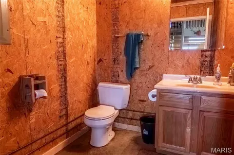 Bath - 161 Van Booven Ln, Hermann, MO 65041 photo 1 of 2