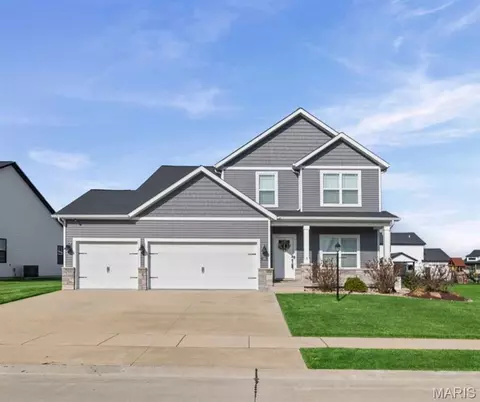 3160 Biloxi Dr, Glen Carbon, IL 62034