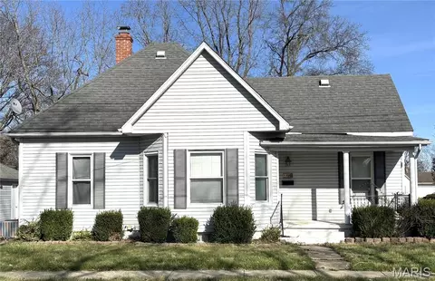 522 White Ave, Greenville, IL 62246