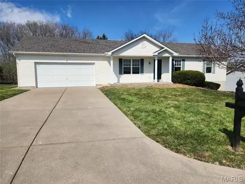 379 Martin Field Ct, Villa Ridge, MO 63089