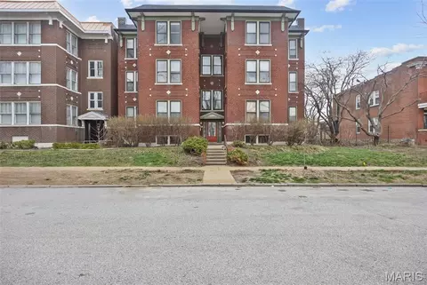 5845 Nina Pl #2W, Saint Louis, MO 63112