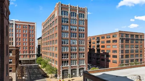 1627 Locust St #902, Saint Louis, MO 63103