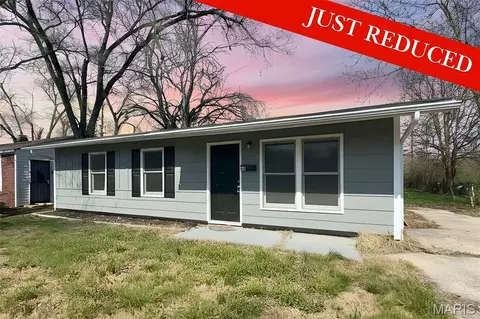 44 E Adams Dr, Cahokia, IL 62206