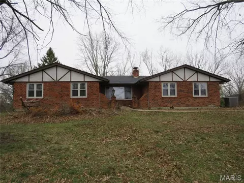 2371 Holtgrewe Rd, Washington, MO 63090