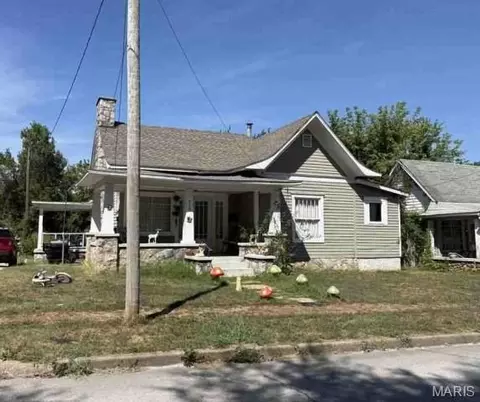 410 N High St, Neosho, MO 64850