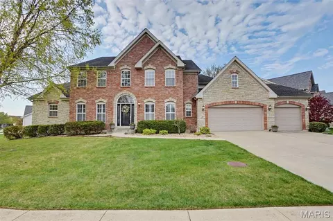207 Irish Hound Dr, O'fallon, MO 63368