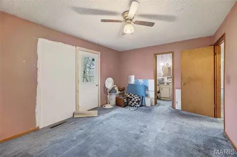Bedroom - 19536 Echo Rd, Phillipsburg, MO 65722 photo 3 of 6