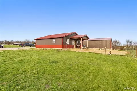 16093 Smith Rd, Farmington, MO 63640