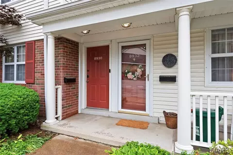 8930 Cardinal Ter, Saint Louis, MO 63144
