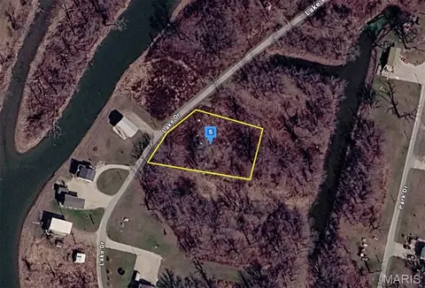 120 Lake Dr, Elsberry, MO 63343
